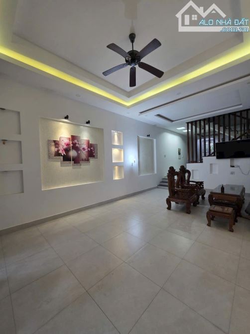 CHO THUÊ NHÀ 2 TẦNG MẶT TIỀN GẦN ĐỒNG KHỞI, TP HUẾ - 6