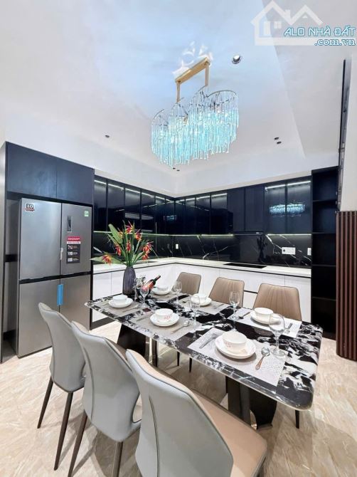 NHÀ MẶT TIỀN HÒA XUÂN đường 7,5m, gần VÕ CHÍ CÔNG, ĐÀ NẴNG: 5 x20m , 3 TẦNG 3 PN 3 WC - 6