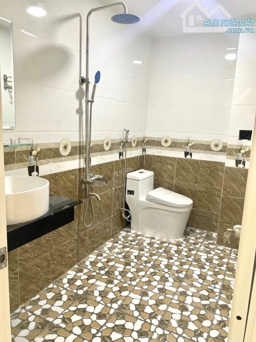 Bán gấp nhà 3 tầng gần tt y tế dĩ an giá đầu tư - 6