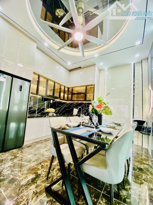 6.88 tỷ, siêu phẩm 4 tầng, full nội thất cao cấp, hẻm 6m, 10m ra Emart Phan Huy Ích. - 6