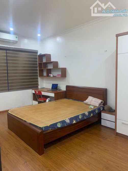 Bán căn nhà vườn Khu Tuệ Tĩnh, ph Thành Đông, Tây HP, 135m2, mt 8m, 3 tầng, 5 ngủ, 10.5 tỷ - 6
