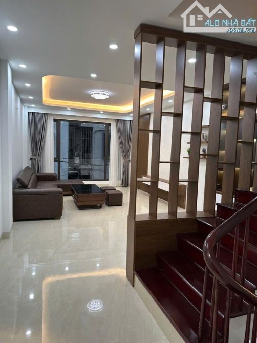 NHÀ 6 TẦNG - NGUYỄN VĂN HUYÊN - CẦU GIẤY - 70M - MT 5M - NGÕ THÔNG - ÔTÔ - 6