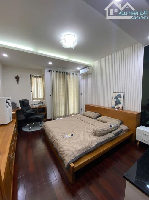 BÁN NHÀ Quận 2 Nhà 3 lầu tặng NT.đối diện công viên Sổ CN Giá TLcc - 7
