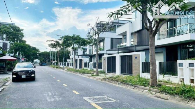 Cần bán đất Quận 9 cách Vinhome 2km - Sổ Hồng Riêng - Giá chỉ 30 triệu/m2 - 7