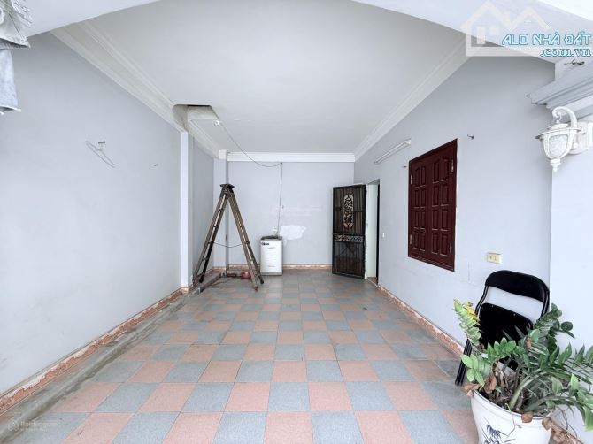 Cho thuê nhà phố Nghĩa Đô. Diện tích 40/50m2 x 5 tầng, lô góc, 20 tr/th - 7