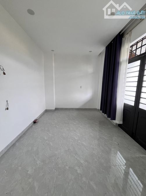 Bán nhà MT Nguyễn Đức An . Sát biển. 80m2 .3 tầng.Giá:15.5 tỷ - 7