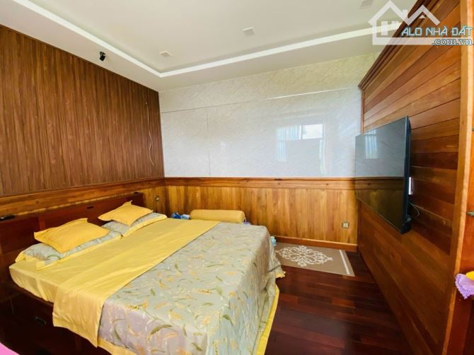 BIỆT THỰ HOÀ QUÝ ,THIẾT KẾ ĐẸP ,DÒNG TIỀN 10TRIỆU 1NGÀY ,DT KHỦNG. - 7