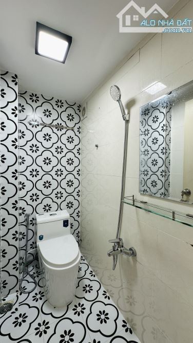 Bán nhà mới 4 Tầng hẻm 71/ Nguyễn Bặc - Ngay Chợ Phạm Văn Hai, DT: 3.6x10.5m Giá 7.2 tỷ - 7