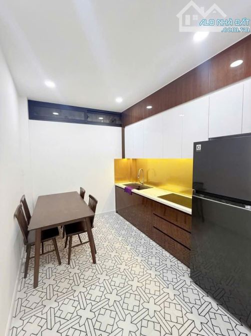 💥HIẾM - XE HƠI TỚI NHÀ - ĐẶNG VĂN NGỮ - PHÚ NHUẬN - GIÁ :7,3 TỈ - 3 TẦNG ĐÚC - 3 PN - 4WC - 7