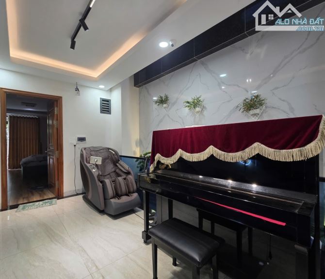 Bán nhà Bình Thạnh - 92m2 - 5 tầng - thiết kế hiện đại - đường 10m - 19.9 tỷ - 7