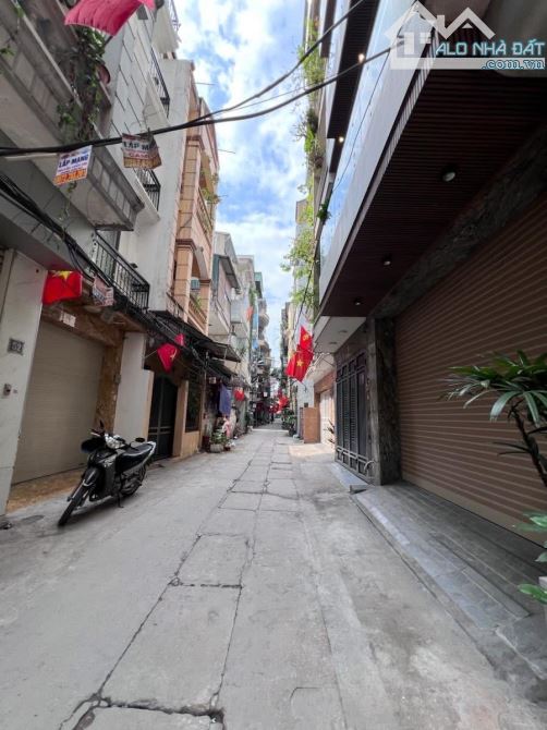 BÁN NHÀ PHÂN LÔ Ô TÔ TRÁNH - GARA Ô TÔ - THANG MÁY - DÂN TRÍ CAO - SỔ HOA HẬU. - 7
