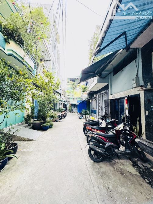 QUẬN 6 - KHU BÌNH PHÚ - HẺM XE HƠI 5M - CĂN GÓC 2 MT - DT 52M NỞ HẬU TÀI LỘC - NHỈNH 5 TỶ - 7