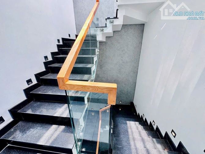 Bán nhà PHAN HUY ÍCH, 2 MẶT TIỀN Ô TÔ, 4 TẦNG, 5 Phòng , Sân Thượng, 7 Tỷ hơn tý - 7