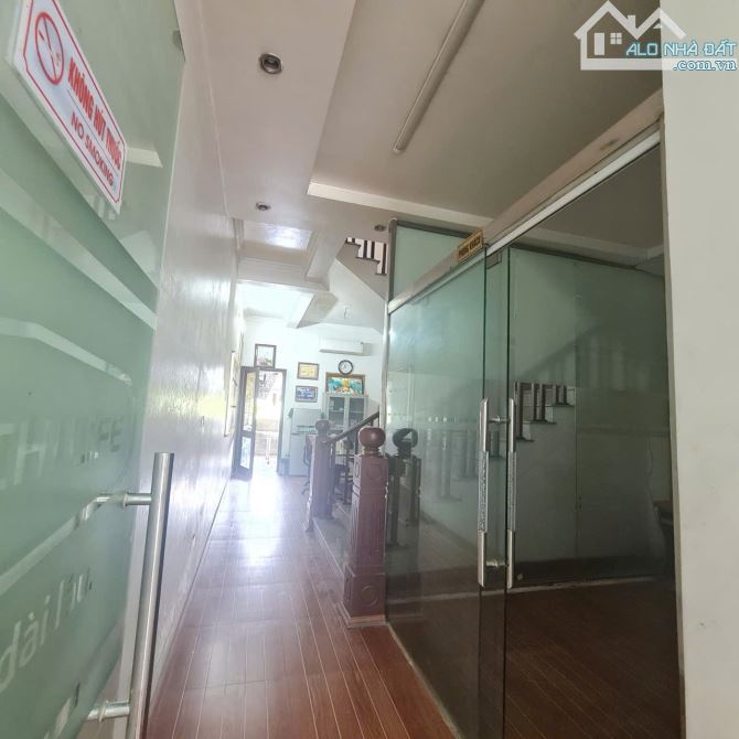 👨‍👩‍👦 Gia Chủ chuyển hướng kinh doanh nên cần bán nhà 5 tầng . Ngay Ngã Tư Đông Côi - T - 7
