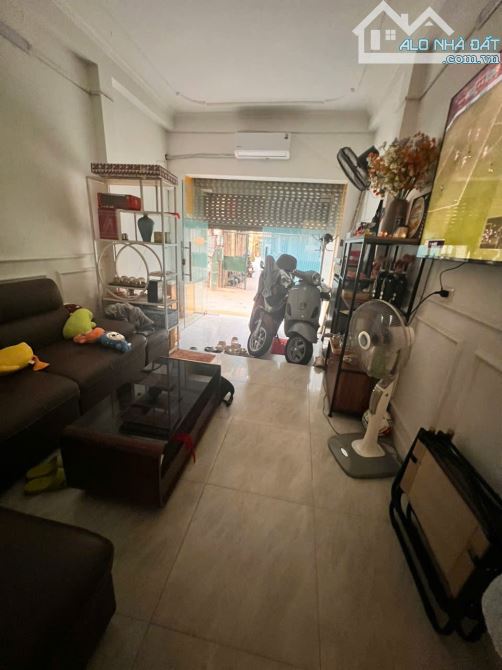 Cho thuê nhà kinh doanh,vp Láng Hạ, 50m2, 4 tầng, 5 ngủ, 17 triệu - 7