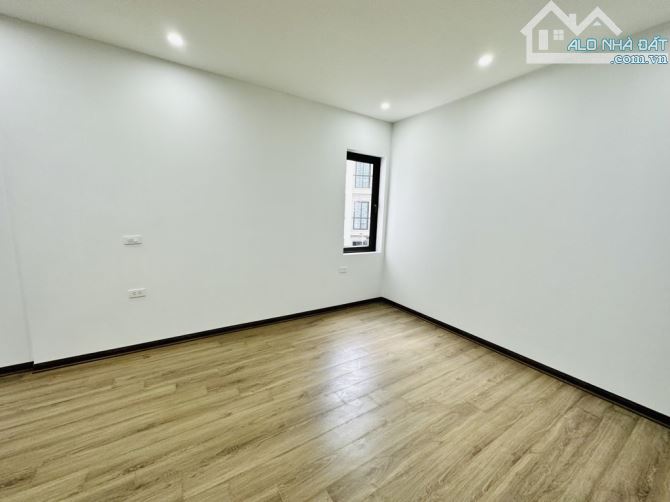NHÀ MỚI NGÔ GIA TỰ-VIỆT HƯNG-THANG MÁY-6 TẦNG- 5 NGỦ. HƠN 7 TỶ - 7