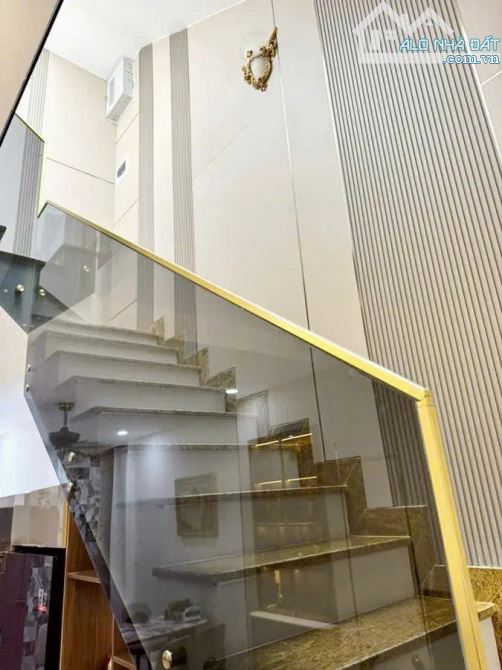 BÁN NHÀ MẶT TIỀN HUYỀN QUANG,3 TẦNG, 60M2, GIÁ 18,45 TỶ - 7