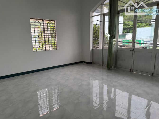 Cần bán nhà 2 tầng mặt tiêng đường Tôn Đức Thắng giá 6,7 tỷ - 7