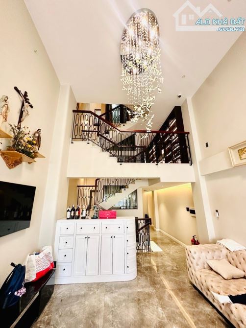 SIÊU PHẨM 7 TẦNG – MẶT TIỀN PHẠM VĂN HAI, P.1, Q. TÂN BÌNH🔹 Diện tích: 4.5x25m - 7