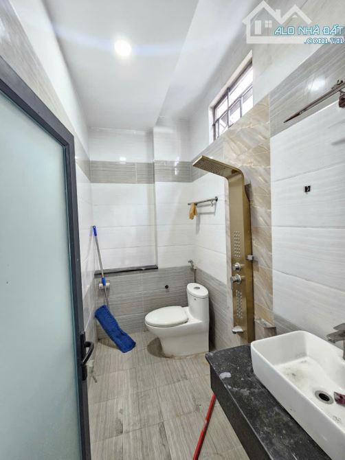 Bán nhà 1 trệt 2 lầu MT đường Huỳnh Thị Tươi p.Tân Bình Tp.Dĩ An chỉ 8ty500 TL M7817 - 7