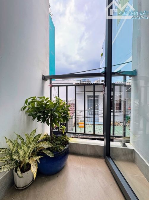 NHỈNH 4 TỶ XÍU - NHÀ VỊ TRÍ ĐẸP HẺM THÔNG - NHÀ 2 TẦNG  - 48M2 - MÃ LÒ NHỈNH 4 TỶ XÍU - 8