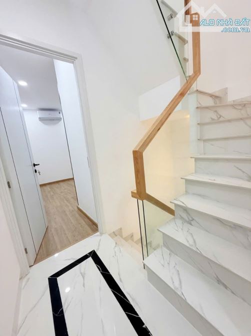 💥HIẾM - XE HƠI TỚI NHÀ - ĐẶNG VĂN NGỮ - PHÚ NHUẬN - GIÁ :7,3 TỈ - 3 TẦNG ĐÚC - 3 PN - 4WC - 8