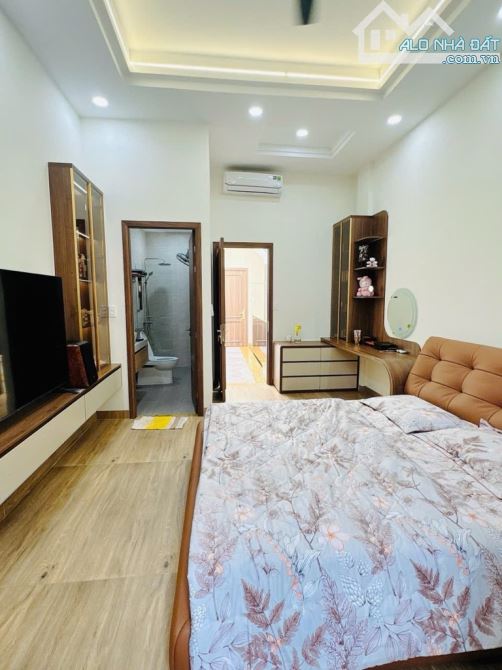Bán rẻ nhà xinh 4 x 15m 1 trệt 2 lầu Huyền Quang Quận 1 TP.HCM - 8