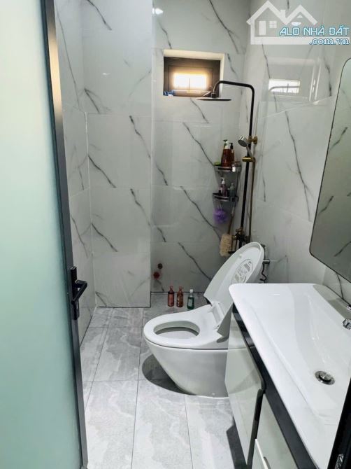 Bán nhà 1 trệt 2 lầu sổ riêng thổ cư p. Long bình - 8