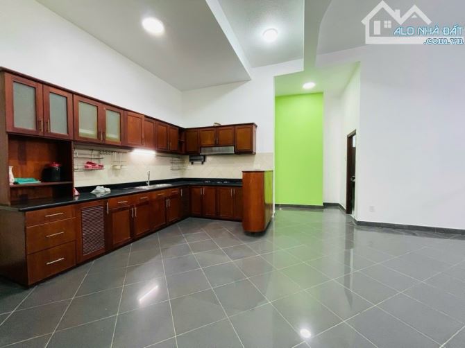 BIỆT THỰ SÂN VƯỜN NGAY LÒNG BÌNH THẠNH NGANG 10 X20  DT - 4