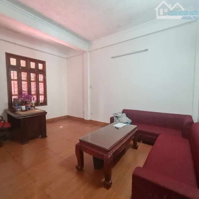 👨‍👩‍👦 Gia Chủ chuyển hướng kinh doanh nên cần bán nhà 5 tầng . Ngay Ngã Tư Đông Côi - T - 8