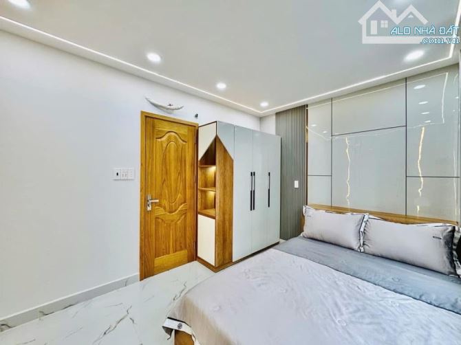 NHÀ MỚI ĐẸP - CÁCH MẶT TIỀN 15M - P.15-PHÚ NHUẬN-GIÁ TỐT 4,7 tỷ - 8
