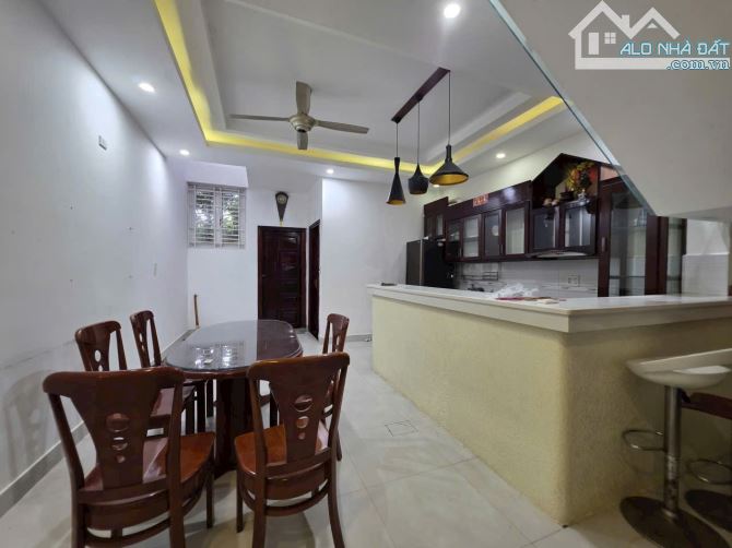 CHO THUÊ NHÀ 2 TẦNG MẶT TIỀN GẦN ĐỒNG KHỞI, TP HUẾ - 8