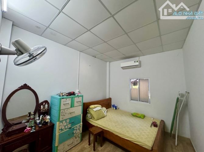Biệt thự sân vườn 700m2- HXT đường Thới An 16 Quận 12- Ngang khủng 23m dài 41m- Chỉ 7 đồng - 8