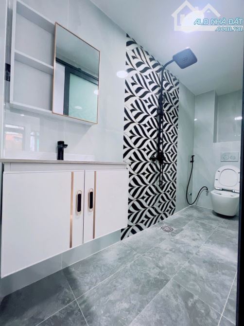 CÁCH MẶT TIỀN HOÀNG DIỆU - VĨNH KHÁNH 30m - NHÀ 3 TẦNG KHU DÂN CƯ HIỆN HỮU KHÔNG QH - 9