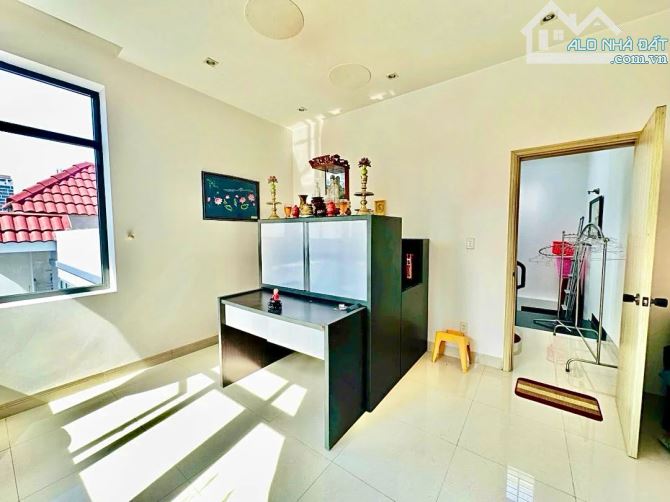 💥BÁN NHÀ 4 TẦNG  MT TRẦN PHÚ - VỊ TRÍ TRUNG TÂM CỰC HIẾM - DT 110M2 NGANG 12M- GARAR OTO - 9