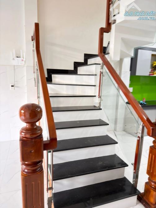 Nhà 2 tầng mặt tiền Giáp Văn Cương, Hòa Minh, gần biển - 9