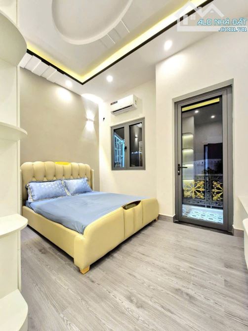 Bán nhà hẻm xe hơi Huỳnh Tấn Phát, Quận 7, Dt 4,37 x15m, 3 lầu. Giá 7,49 tỷ - 9