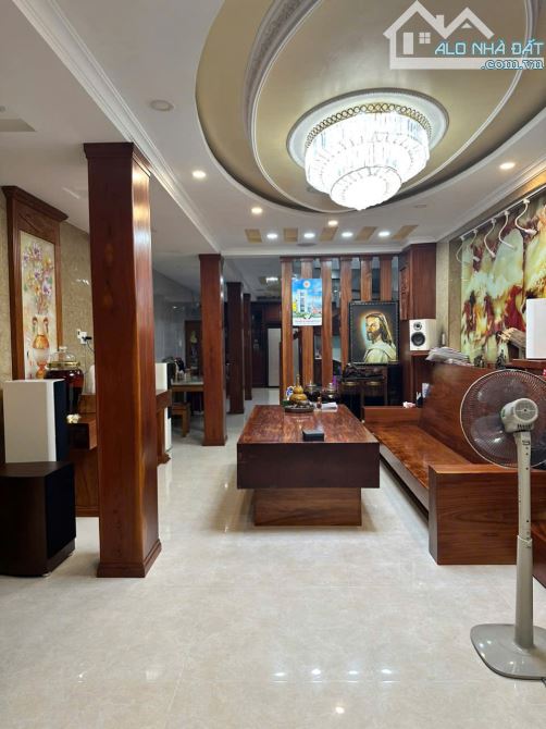 Nhà góc 2MT Hẻm Phạm Văn Hai, p5 Tân Bình _ 8 x 20m _ 5 tầng _ Giá 21 Tỷ _ Có 18CHDV - 9