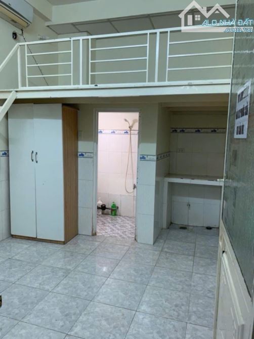 MẶT TIỀN KINH DOANH 2 CHIỀU CÁCH MẶT TIỀN CỘNG HOÀ CHƯA TỚI 5 CĂN - NGANG 19 x 20 - 9