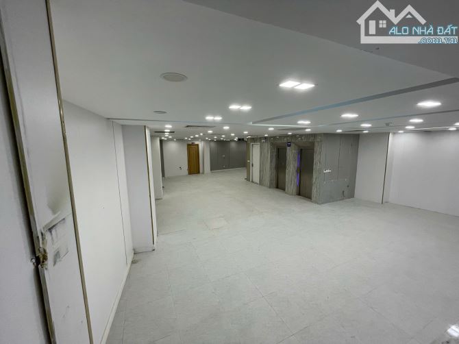Cho thuê MBKD mặt phố Khúc Thừa Dụ, Cầu Giấy, 150m2, 7 tầng, 285tr - 9