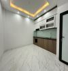 Nhà Đại cát 32 M ,5 tầng ô tô 7 chỗ đỗ cửa, trước nhà Sân chơi rộng đỗ nhiều ô tô, sân chơ
