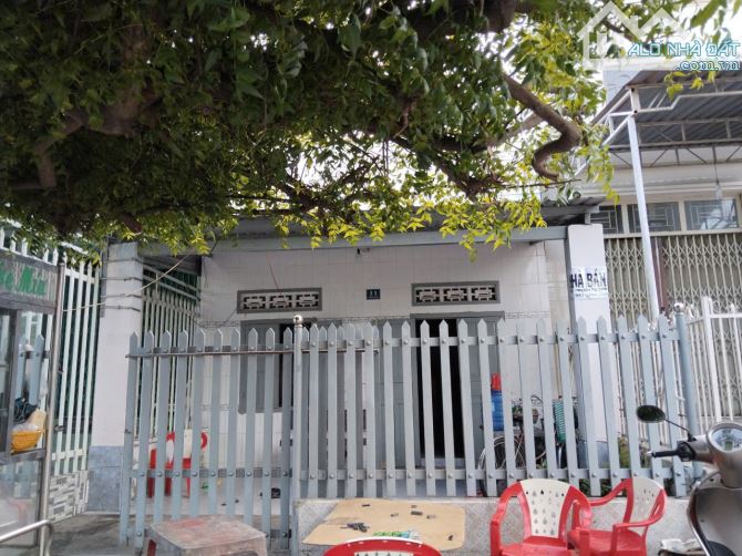 Bán nhà mặt tiền Thống Nhất Thị trấn Phan Rí Cửa, Tuy Phong, Bình Thuận DT: 5.2mx25m cấp 4