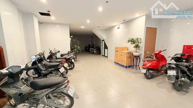 CC BÁN GẤP TOÀ NHÀ NHÀ XÂY MỚI - THOÁNG TRƯỚC SAU-DÒNG TIỀN 220 TR/THÁNG. 130m2x9T- 60 TỶ.