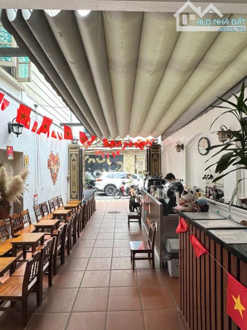 Mặt phố Trấn Vũ - VIEW HỒ triệu đô, Vị trí KIM CƯƠNG kinh doanh cà phê hái ra TIỀN! 89 tỷ