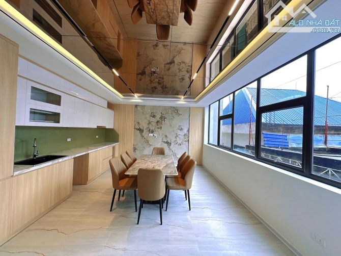 BÁN NHÀ - PHÂN LÔ - HOÀNG VĂN THÁI - GẦN PHỐ - NHÀ ĐẸP - THANG MÁY - Dt: 52m2*6T