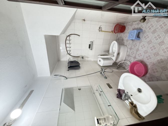 LƯƠNG THẾ VINH-KHU PHÂN LÔ CÁN BỘ - GARA Ô TÔ