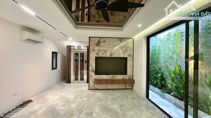 BÁN NHÀ - PHÂN LÔ - HOÀNG VĂN THÁI - GẦN PHỐ - NHÀ ĐẸP - THANG MÁY - Dt: 52m2*6T