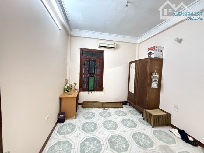 LƯƠNG THẾ VINH-KHU PHÂN LÔ CÁN BỘ - GARA Ô TÔ