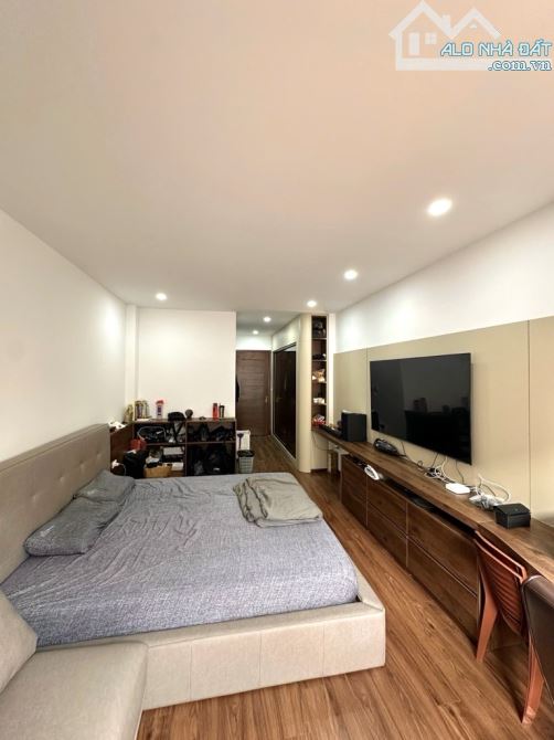 BÁN NHÀ NGHI TÀM - 42M2 - LÔ GÓC - 7 TẦNG - THANG MÁY - Ô TÔ NGÀY ĐÊM - NHỈNH 19 TỶ