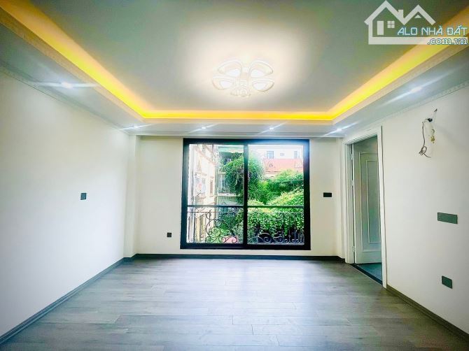 THÁI HÀ 33/39M x 6 TẦNG - NHÀ MỚI XÂY - NGÕ THÔNG - GẦN PHỐ - SỔ VUÔNG ĐẸP - KHU VỰC HIẾM